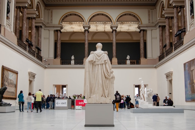 museum info tips 24